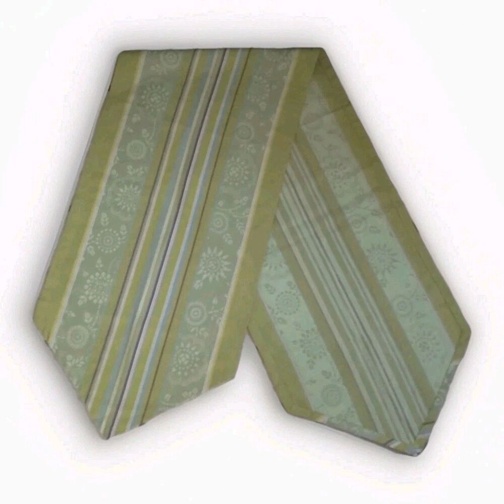 Le Jacquard Francais Primrose Bordier Table Runner Green Floral France Cotton